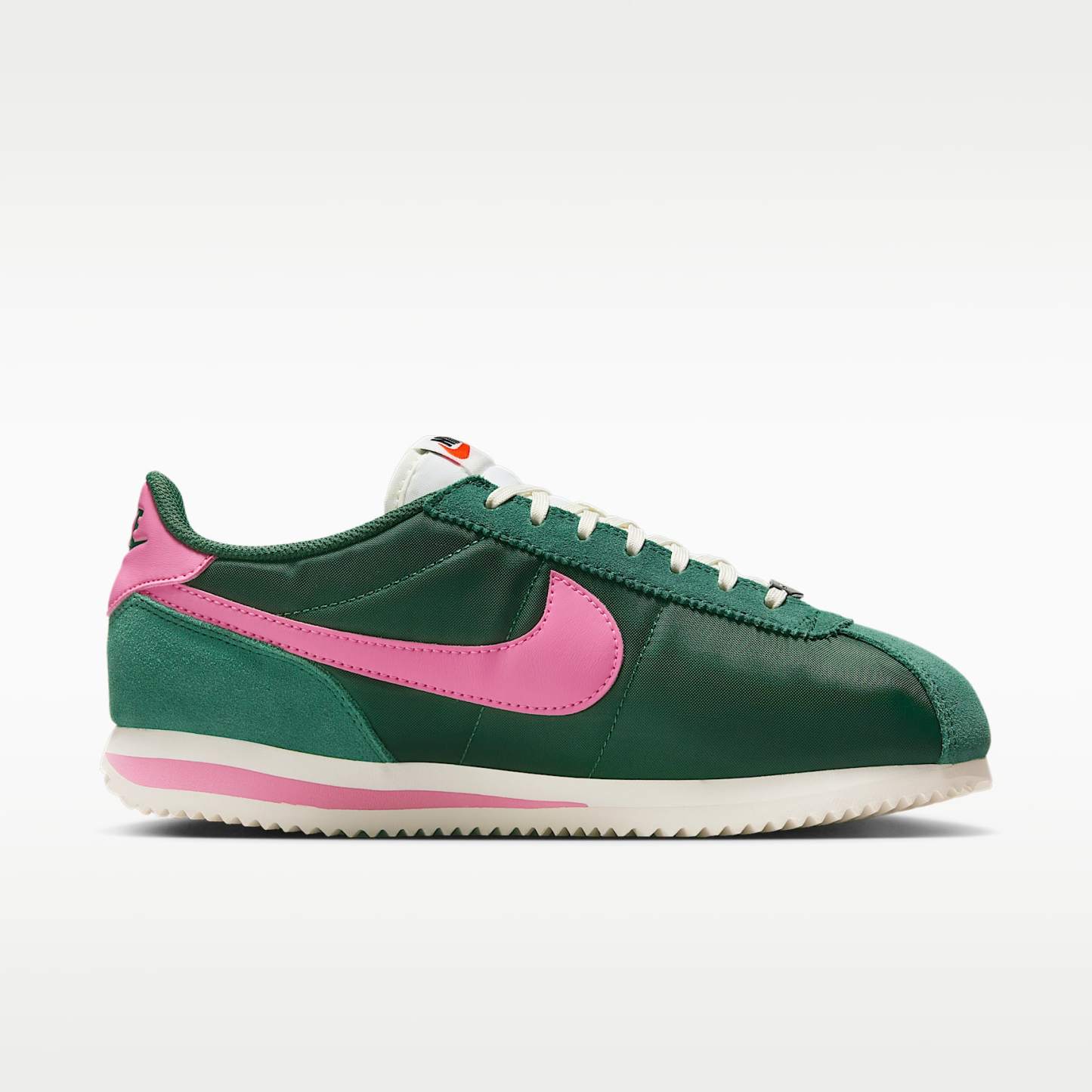 Nike Cortez Damenschuh – Fir/Sail/Pinksicle