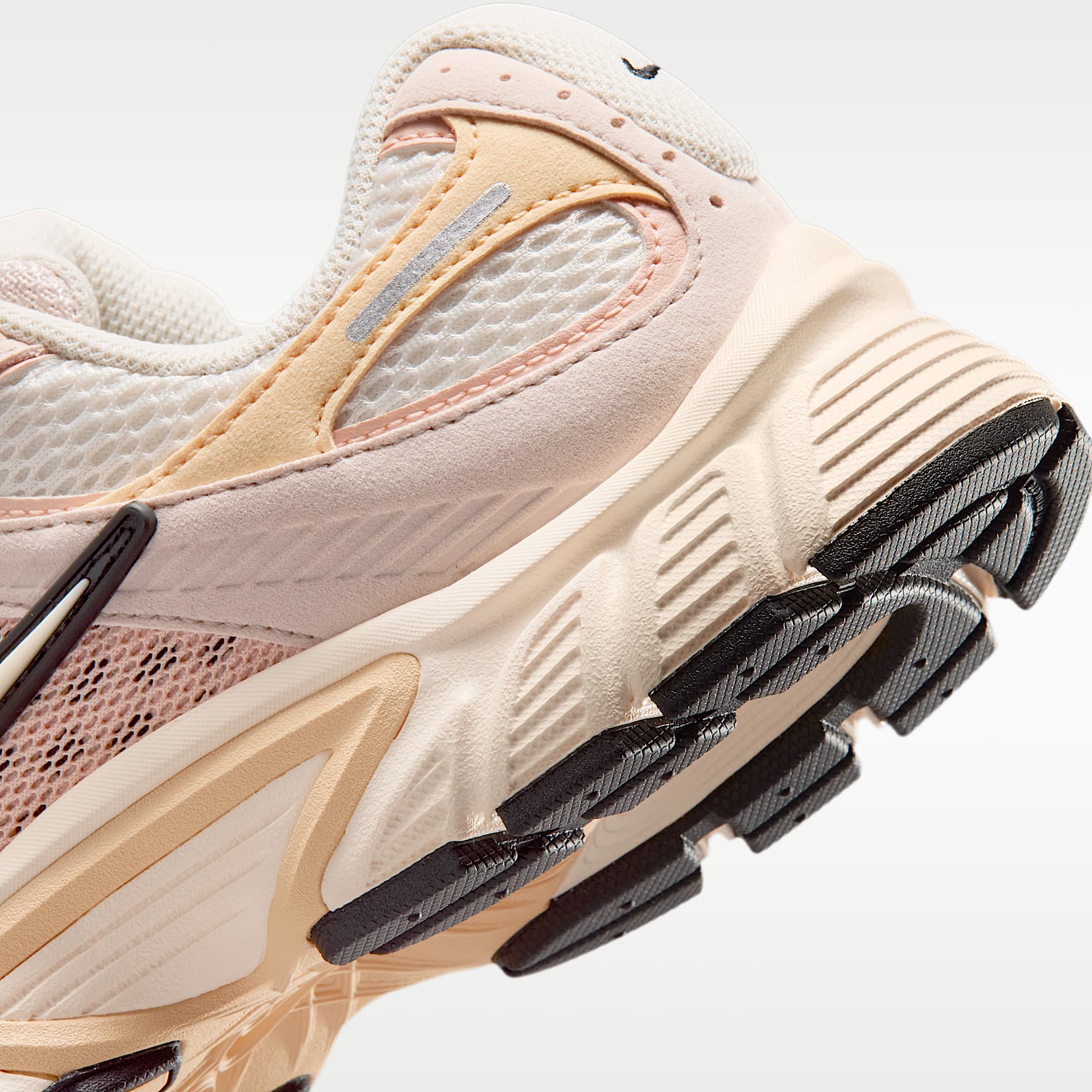 Nike V5 RNR Schuh (Damen) – Chalk/Silt Red/Arctic Orange/Chalk