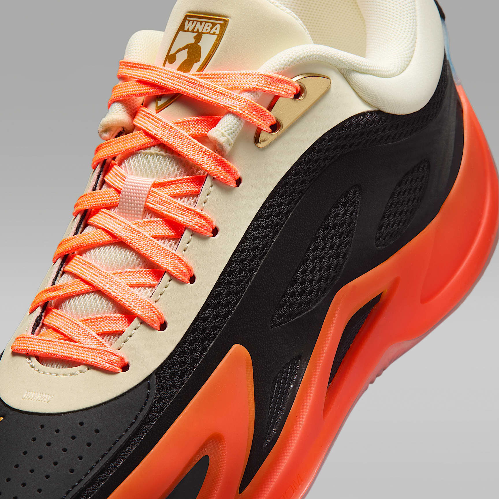 Jordan Heir Series 2 "Oh Sheila" Basketballschuh – Schwarz/Metallic Gold/Total Orange/Coconut Milk