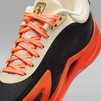 Jordan Heir Series 2 "Oh Sheila" Basketballschuh – Schwarz/Metallic Gold/Total Orange/Coconut Milk