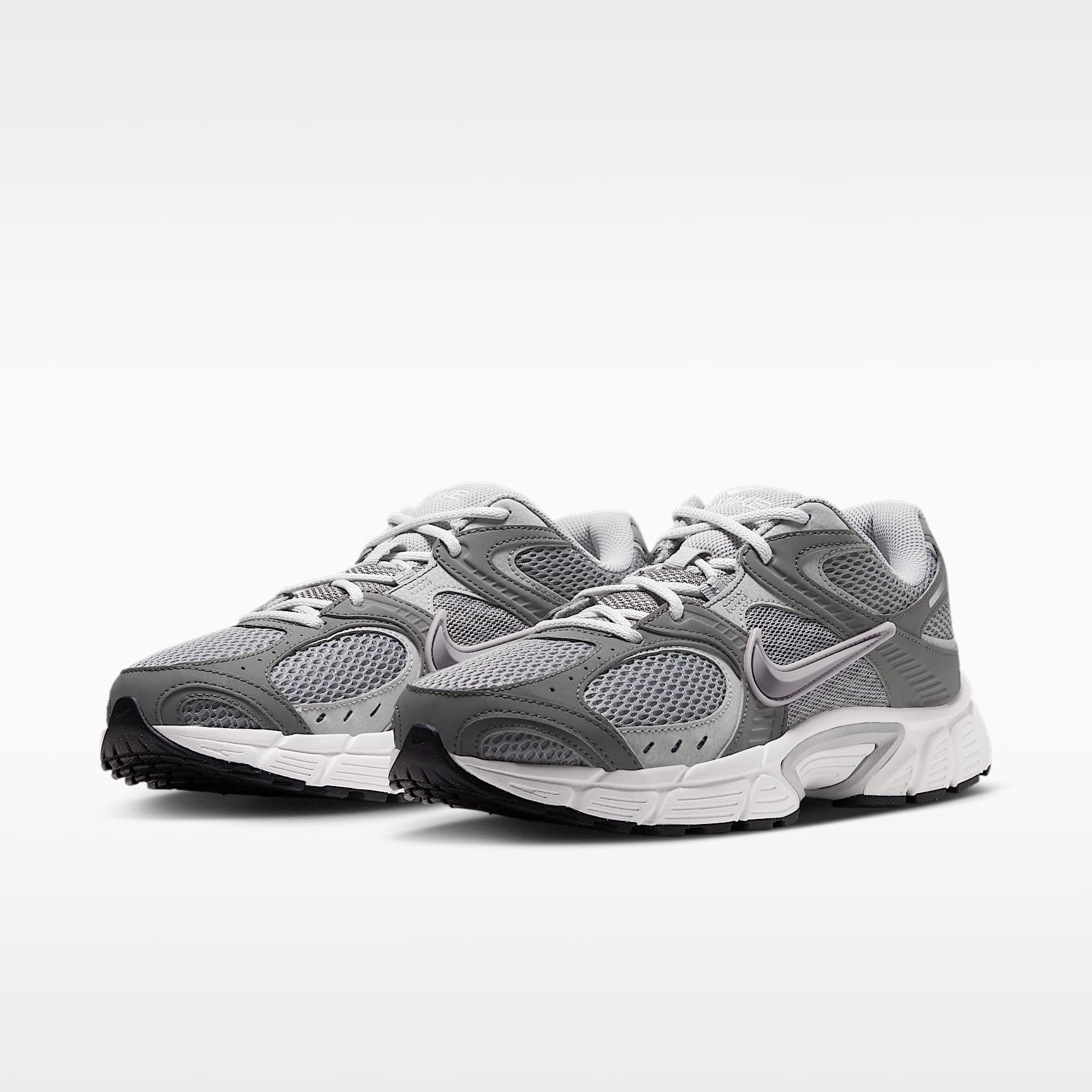 Nike V5 RNR Schuh (Herren) – Particle Grey/Flat Pewter/Platinum Tint/Light Smoke Grey
