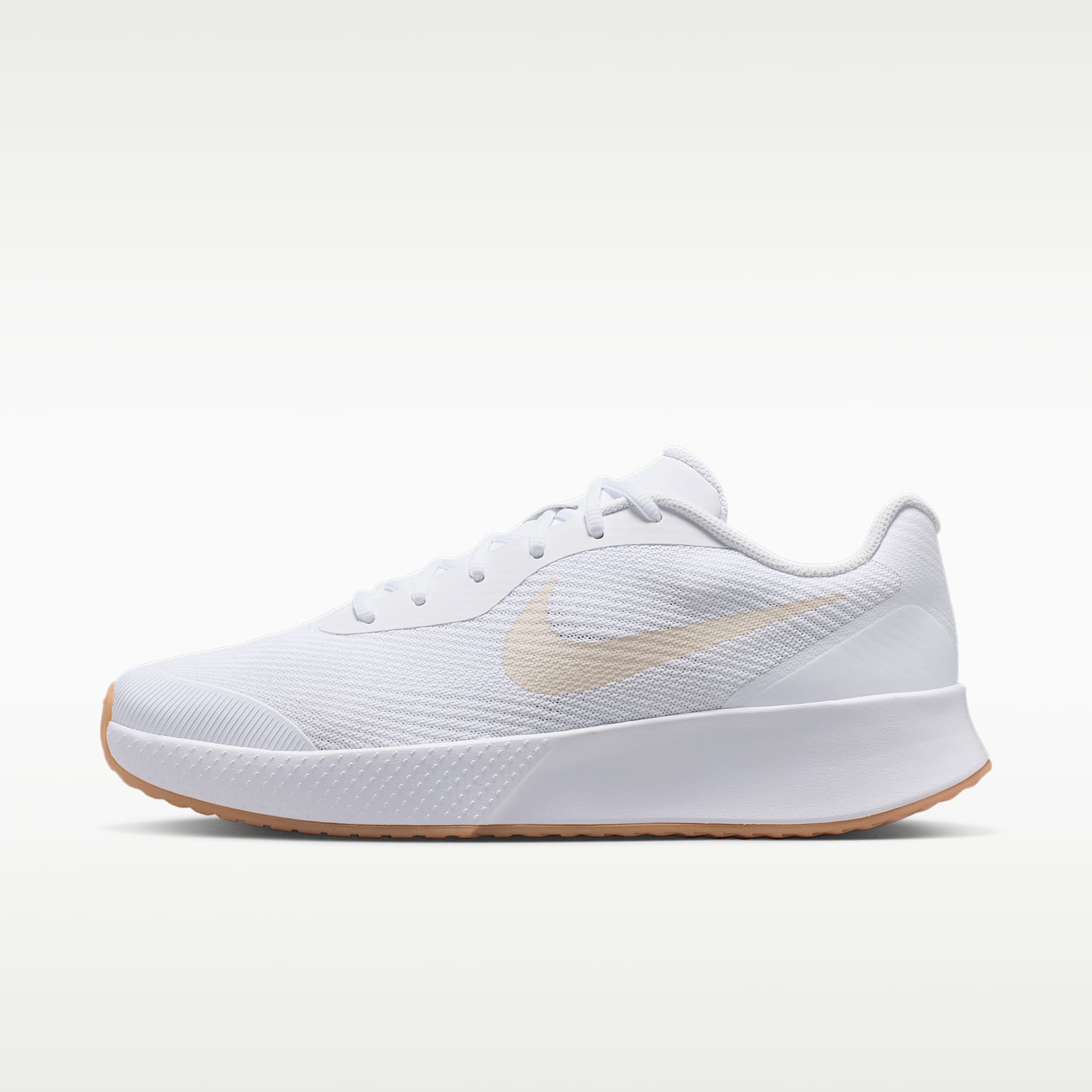 Nike Vapor Lite 3 Tennisschuh für Hartplätze (Herren) – Weiß/Summit White/Gum Yellow/Light Orewood Brown