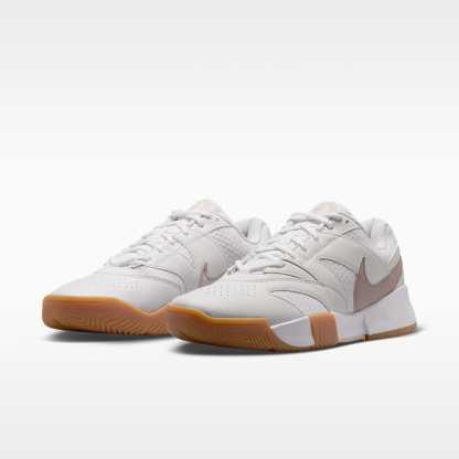 NikeCourt Lite 4 Herren-Tennisschuh – Weiß/Summit White/Linen/Light Orewood Brown