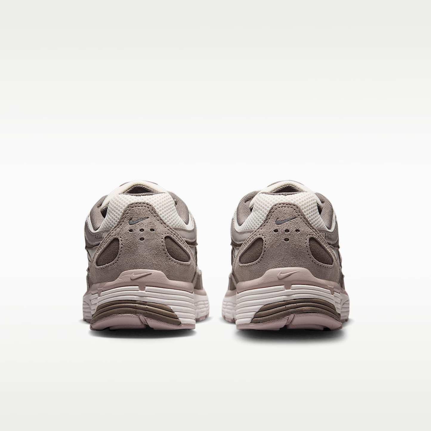 Nike P-6000 Schuh (Damen) – Summit White/Cave Stone/College Grey/Platinum Violet