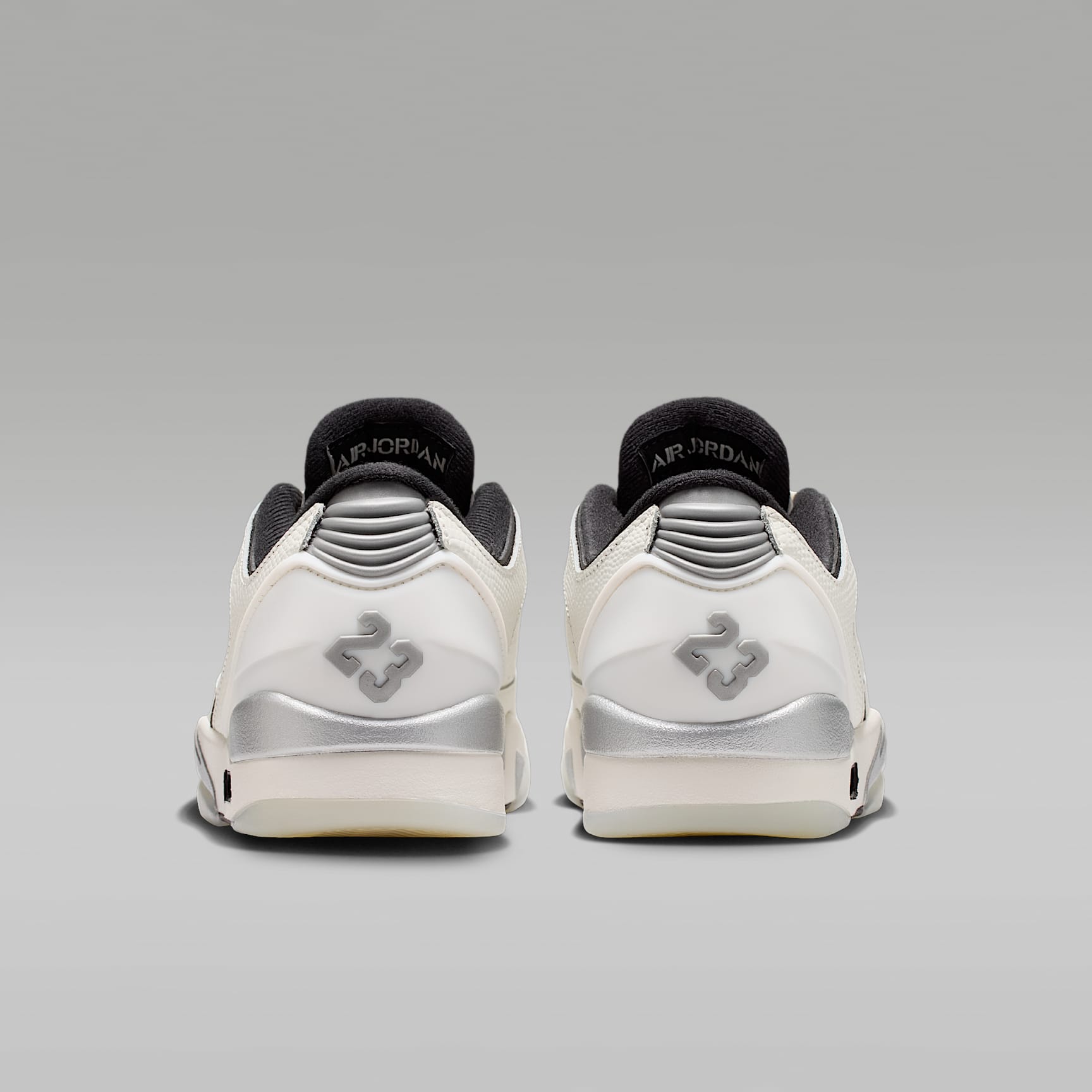 Jordan Sixty Plus Low Damenschuh – Sail/Schwarz/Swan/Metallic Silver