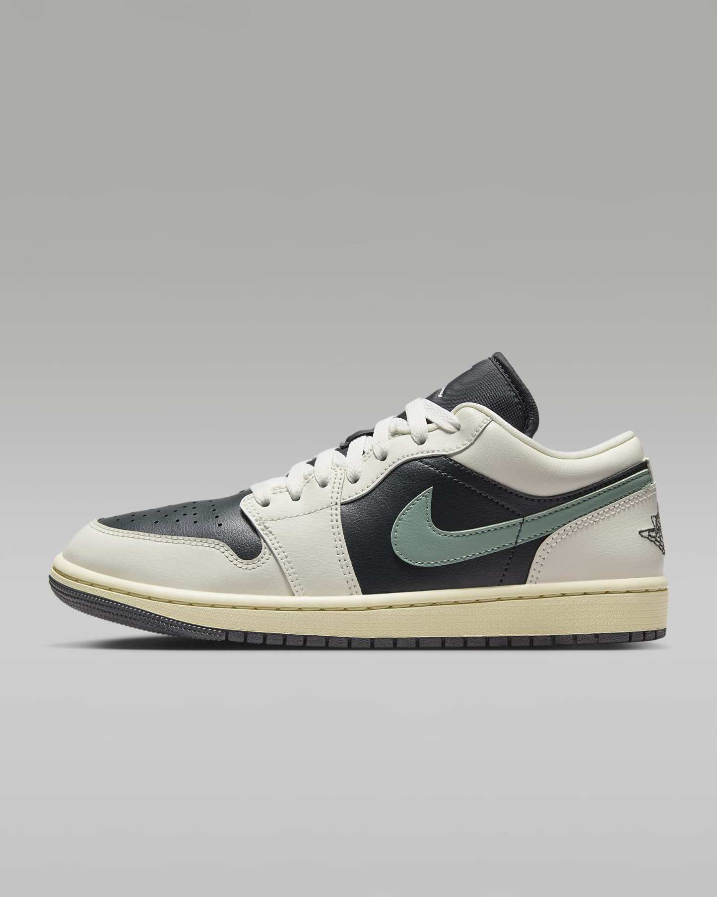 Air Jordan 1 Low Damenschuh – Anthracite/Sail/Legend Sand/Jade Smoke