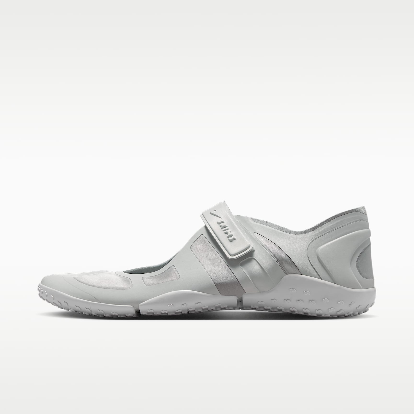 NikeSKIMS Rift Satin Schuh (Damen) – Night Silver/Base Grey/Medium Silver/Night Silver