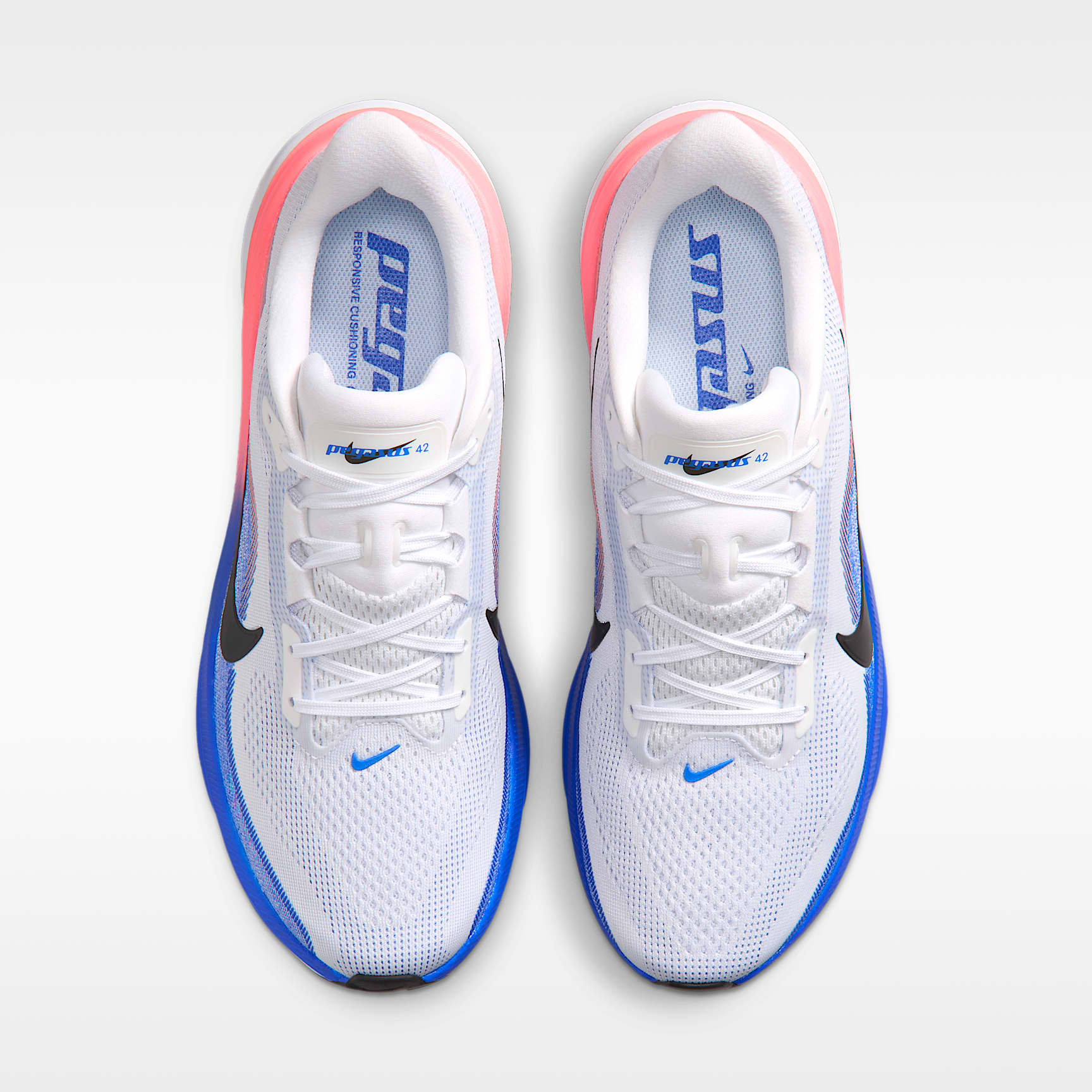 Nike Pegasus 42 Straßenlaufschuh (Herren) – Weiß/Racer Blue/Atomic Pink/Schwarz