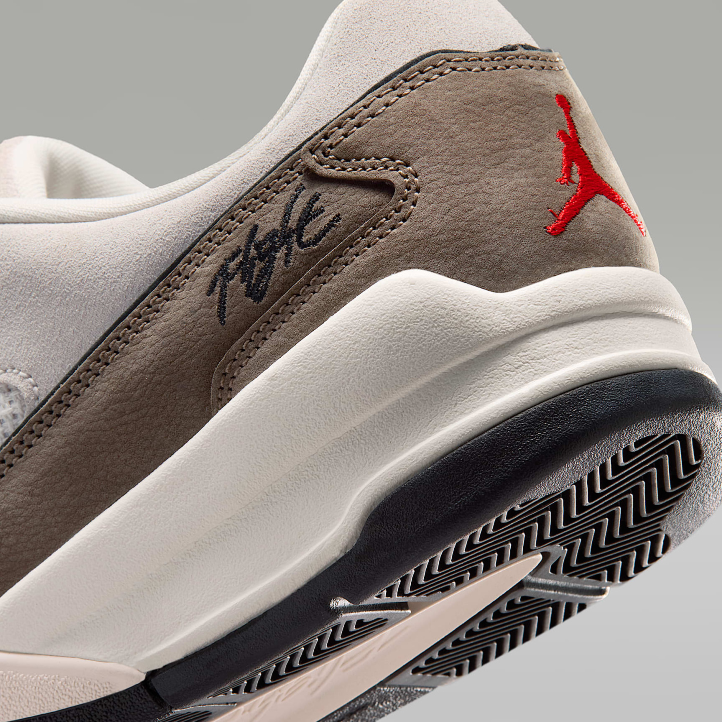 Jordan Flight Court Schuh (Herren) – Phantom/Palomino/Schwarz/University Red