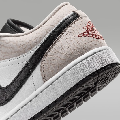 Air Jordan 1 Low SE Herrenschuh – Schwarz/Weiß/Light Orewood Brown/Team Red