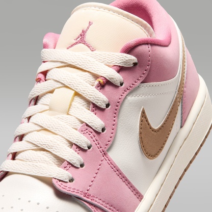 Air Jordan 1 Low Damenschuh – Desert Berry/Light British Tan/Chalk/Sail