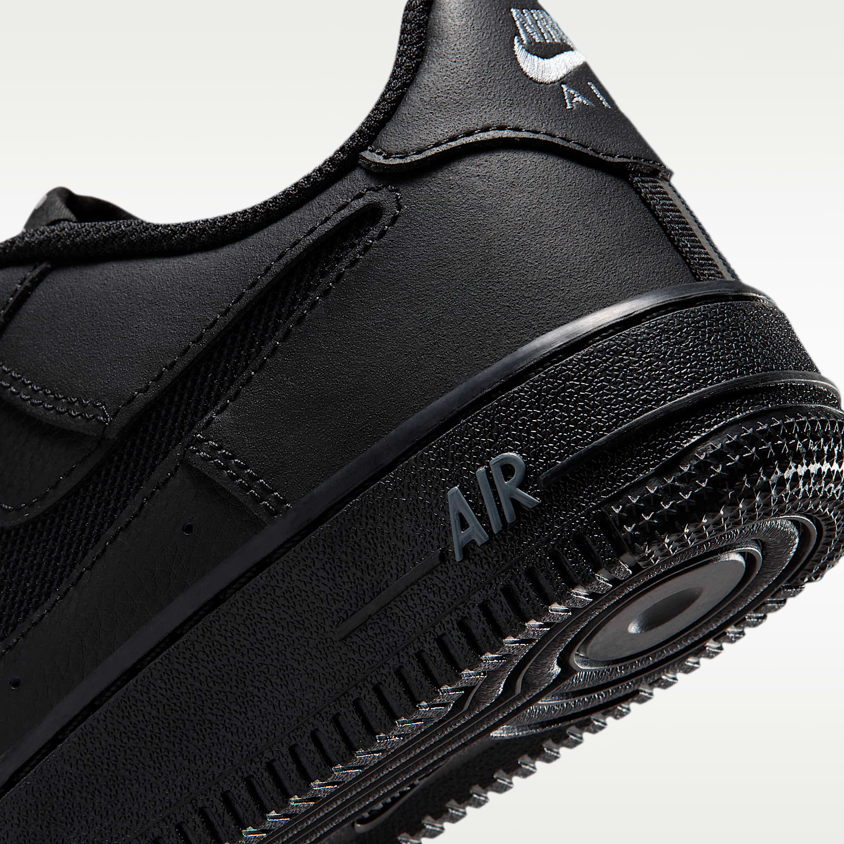 Nike Air Force 1 LV8 Schuh (ältere Kinder) – Schwarz/Cool Grey/Cool Grey