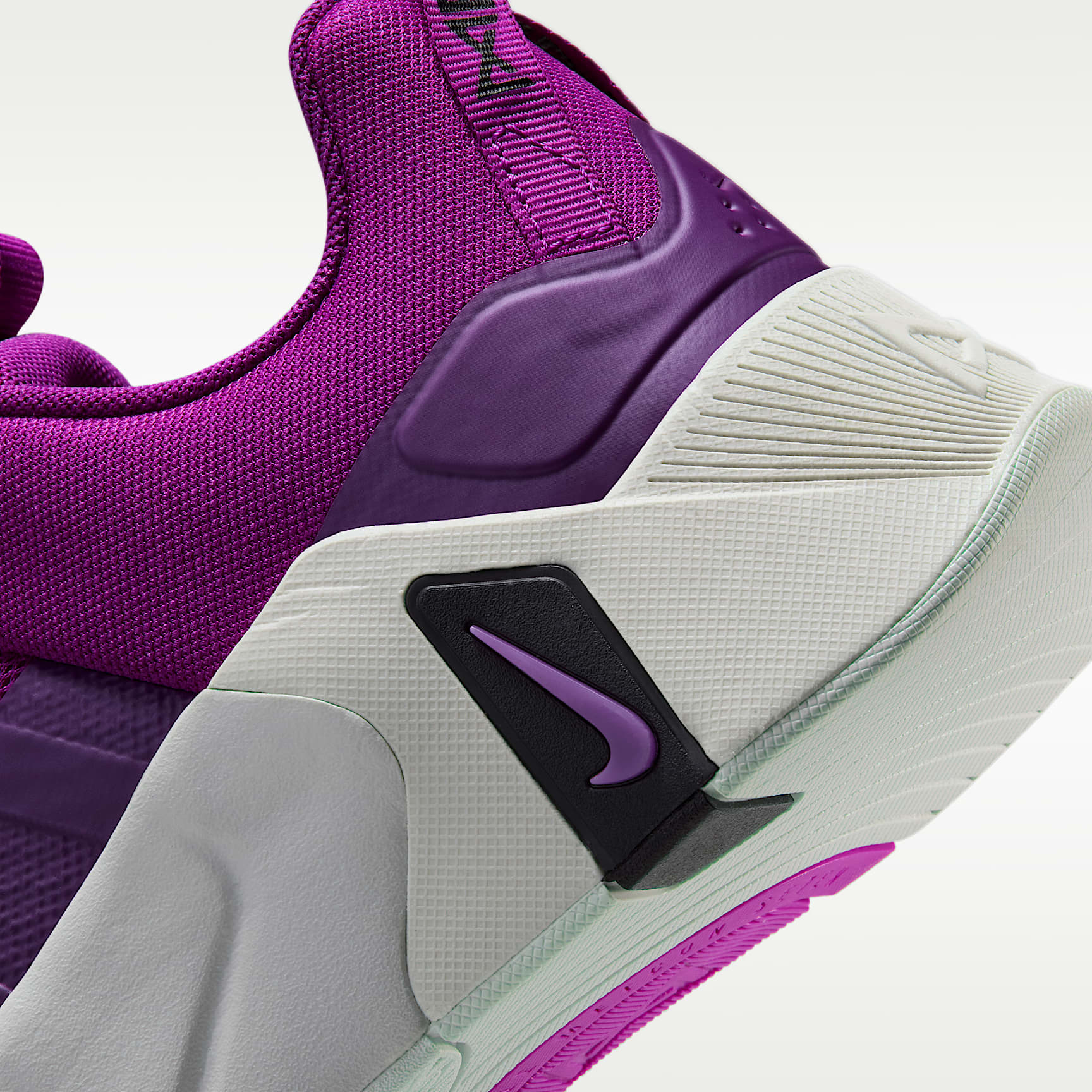 Nike Free Metcon 7 Trainingsschuhe (Damen) – Vivid Purple/Schwarz/Platinum Tint/Vivid Purple