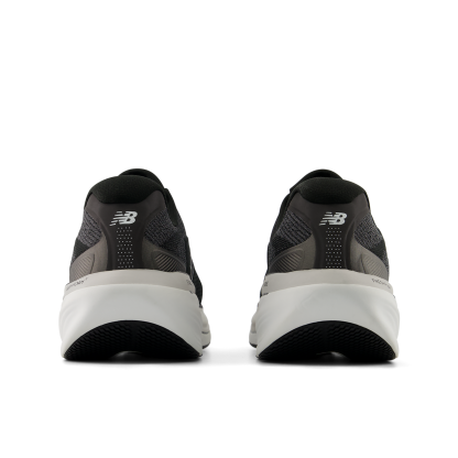 New Balance M 860 v15 Laufschuhe in SCHWARZ