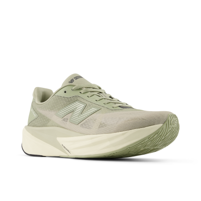 New Balance M Rebel v5 Laufschuhe in GRÜN
