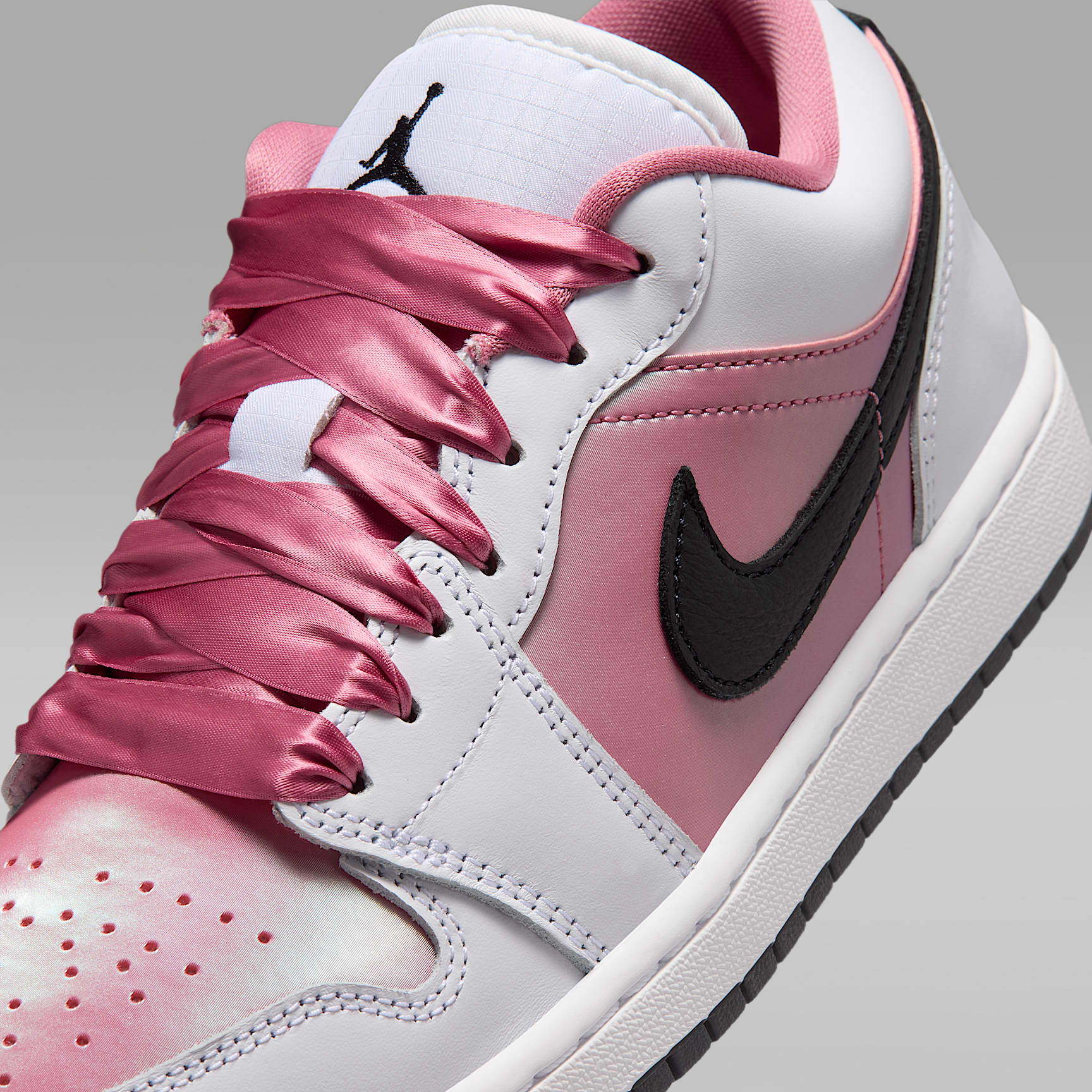 Air Jordan 1 Low SE Damenschuh – Weiß/Schwarz/Desert Berry