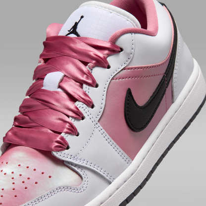 Air Jordan 1 Low SE Damenschuh – Weiß/Schwarz/Desert Berry