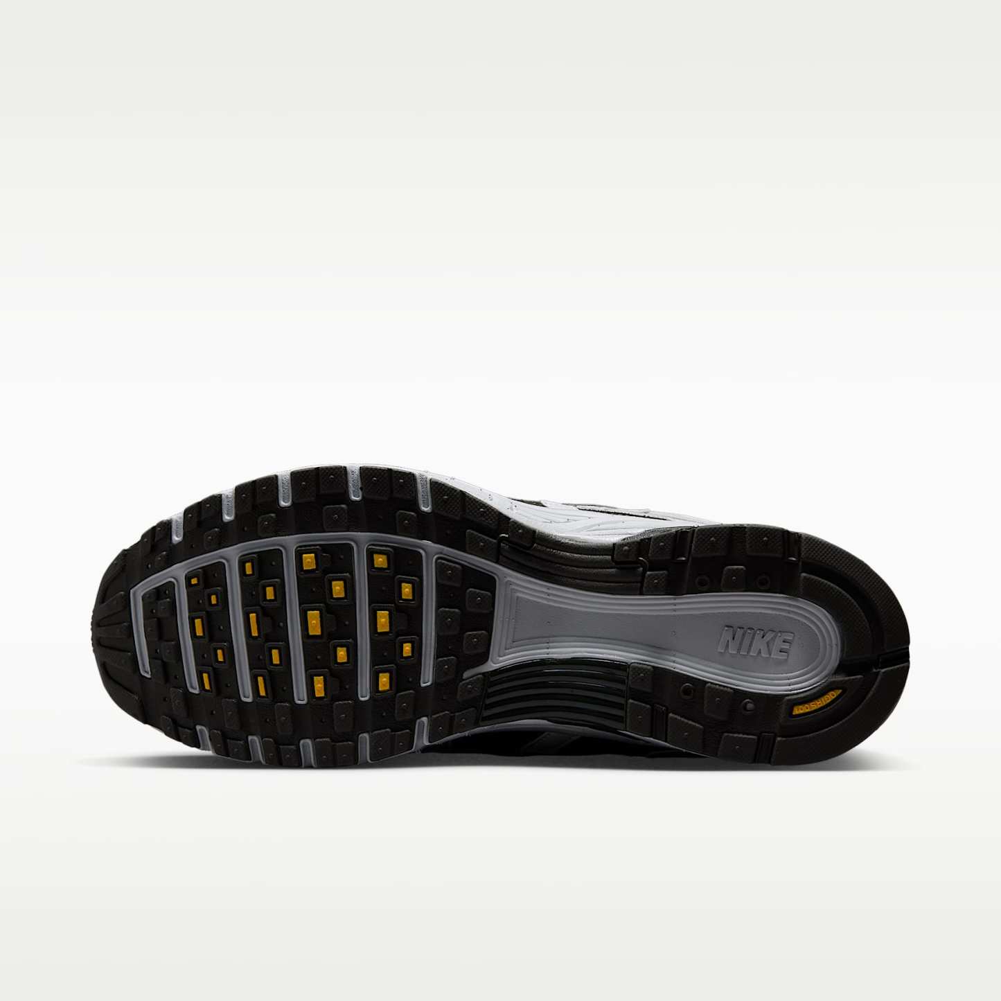 Nike P-6000 Schuh (Herren) – Grey Fog/Photon Dust/Laser Orange/Newsprint