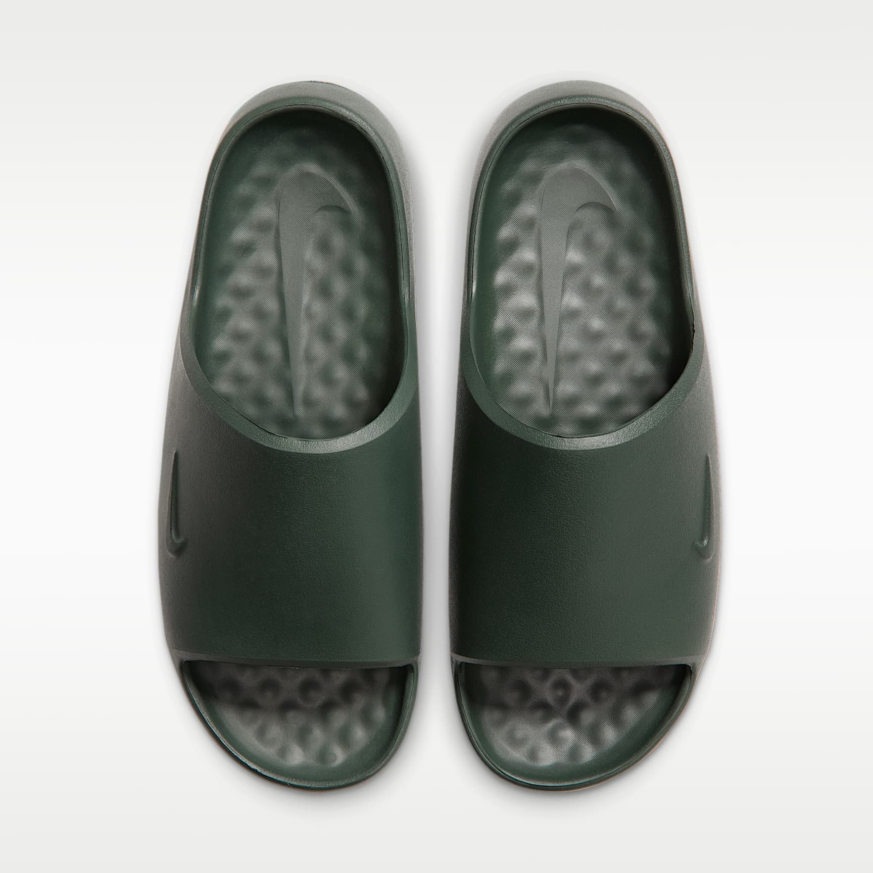 Nike Calm 2.0 Slides (Herren) – Camo Green/Camo Green