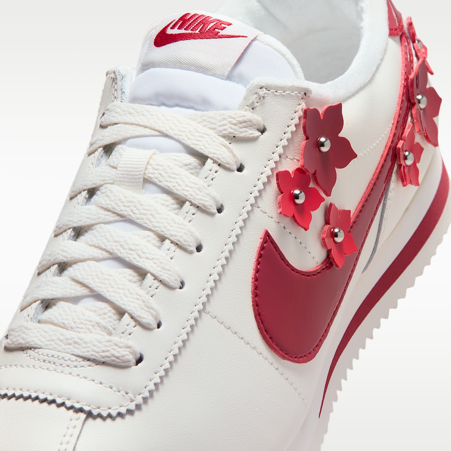 Nike Cortez Leather Damenschuh – Sail/Sail/University Red/Tough Red