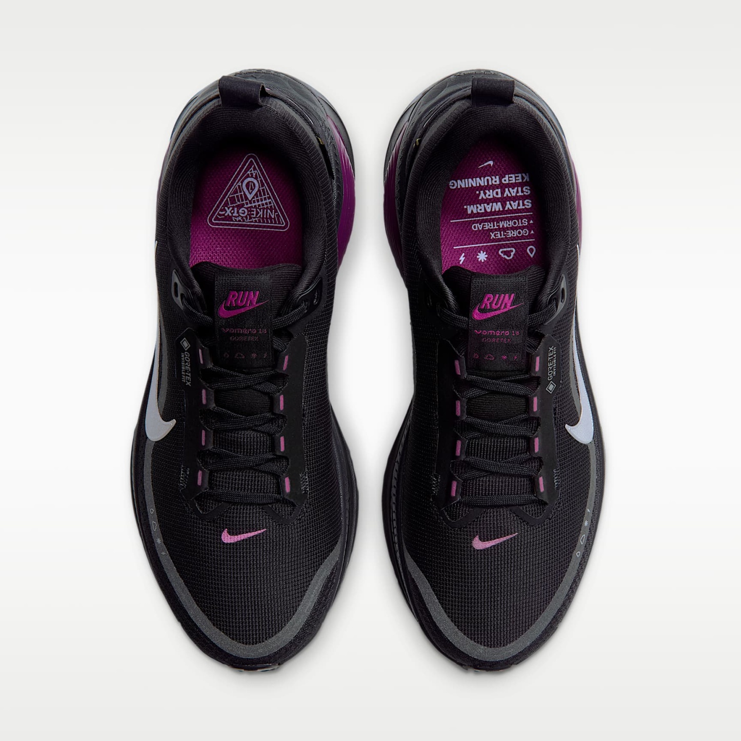 Nike Vomero 18 GORE-TEX Wasserdichter Straßenlaufschuh mit reflektierenden Designakzenten (Damen) – Schwarz/True Berry/Purple Pulse/Metallic Silver