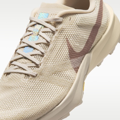 Nike Kiger 10 Traillaufschuh – Light Orewood Brown/Cream II/Safety Orange/Diffused Taupe