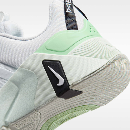 Nike Free Metcon 7 Trainingsschuhe (Damen) – Off White/Cucumber Calm/Barely Green/Weiß