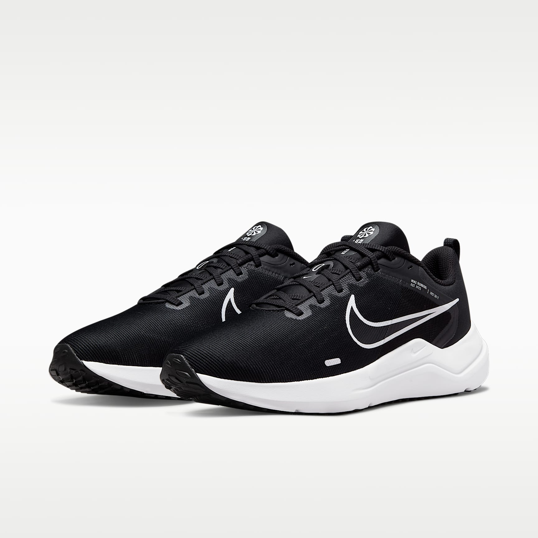 Nike Downshifter 12 Herren-Laufschuh – Schwarz/Dark Smoke Grey/Pure Platinum/Weiß