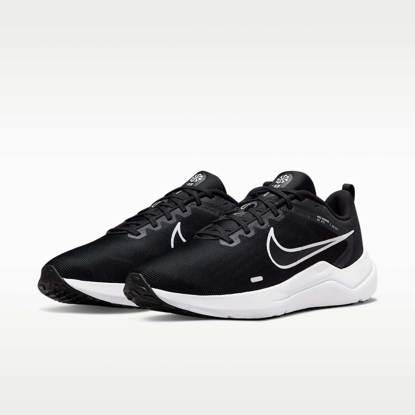 Nike Downshifter 12 Herren-Laufschuh – Schwarz/Dark Smoke Grey/Pure Platinum/Weiß