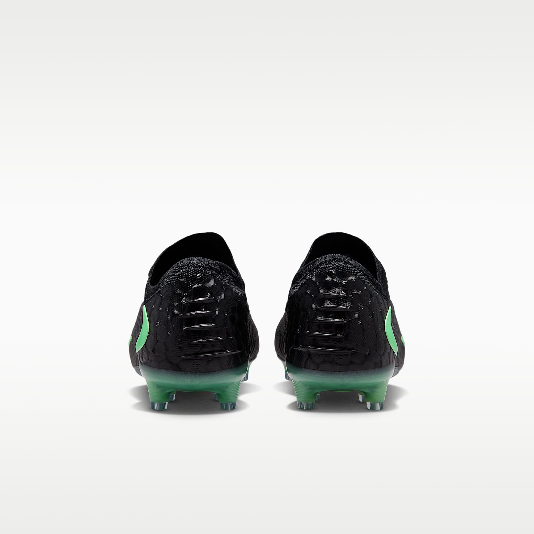Nike Phantom 6 Low Elite Fußballschuh für Kunstrasen – Schwarz/Schwarz/Illusion Green