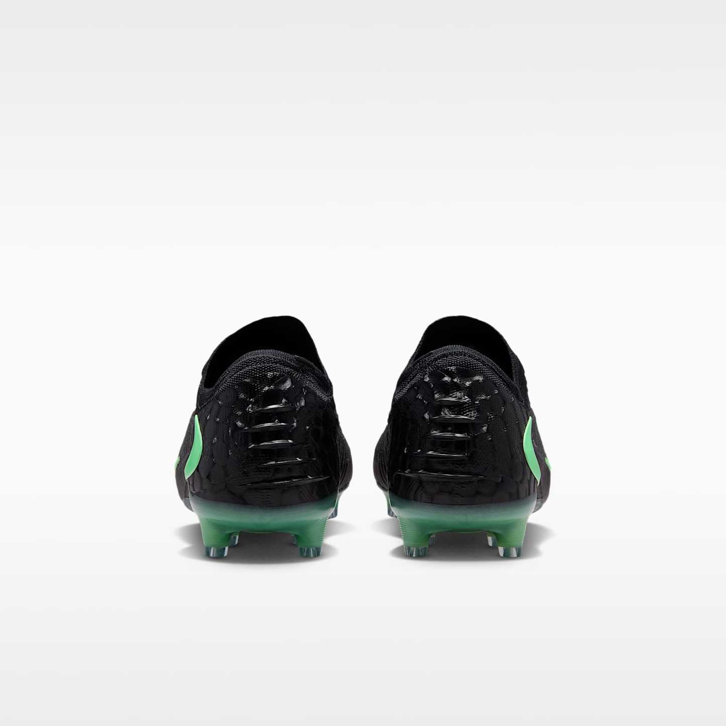 Nike Phantom 6 Low Elite Fußballschuh für Kunstrasen – Schwarz/Schwarz/Illusion Green