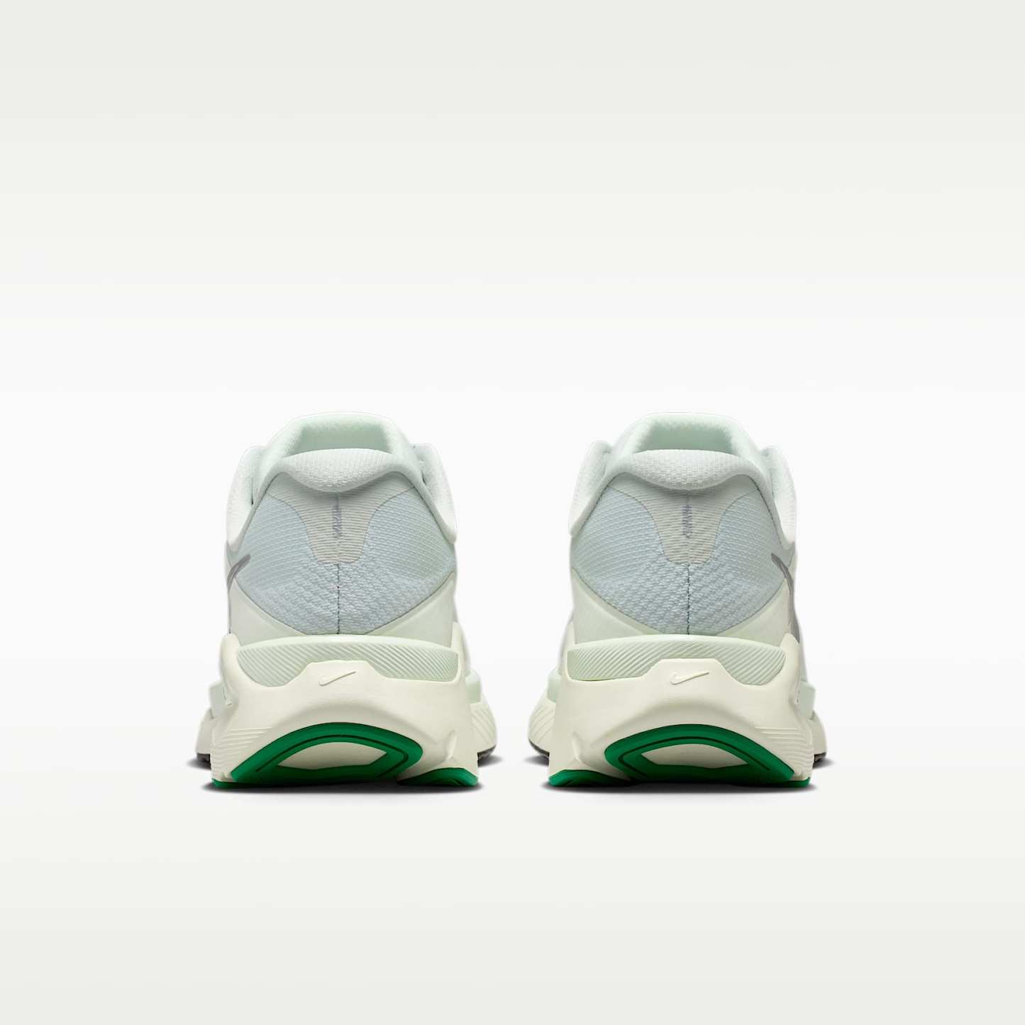 Nike Structure Plus Straßenlaufschuh (Damen) – Light Silver/Coconut Milk/Barely Green/Metallic Silver