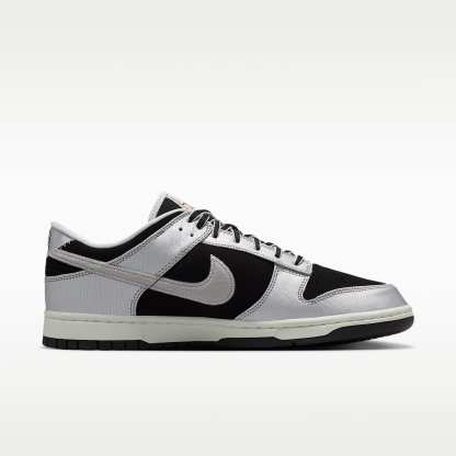 Nike Dunk Low Retro Herrenschuh – Metallic Silver/Schwarz/Sail/Metallic Silver