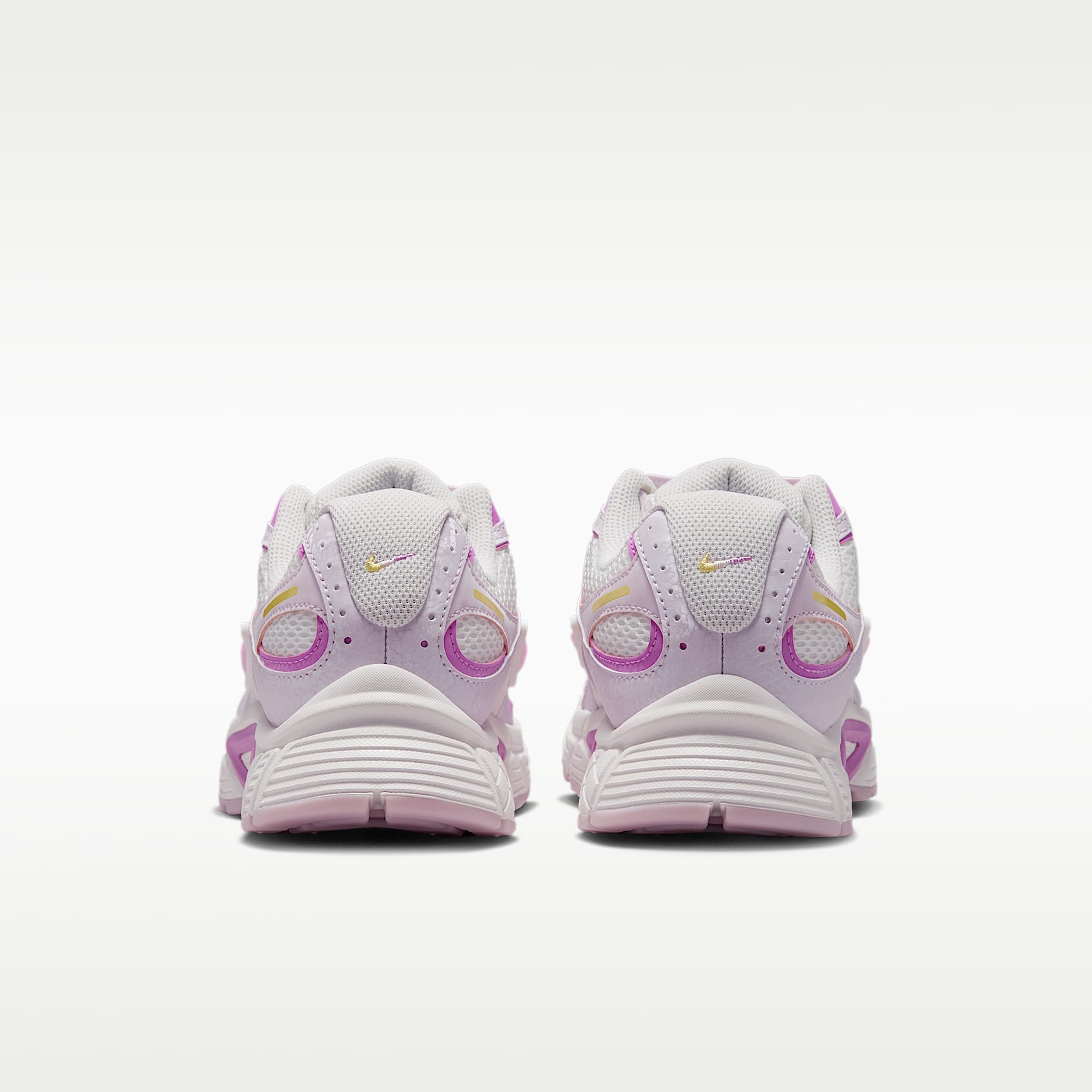 Nike V5 RNR Schuh (Damen) – Summit White/Bleached Lilac/Soft Yellow/Light Magenta