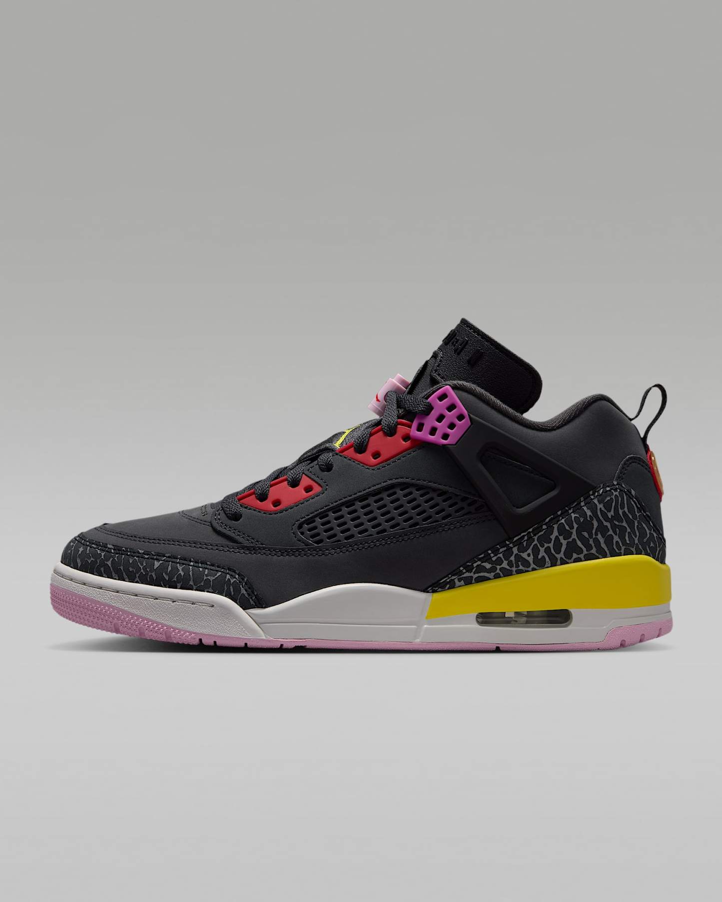 Jordan Spizike Low Herrenschuh – Anthracite/Schwarz/Wolf Grey/University Red