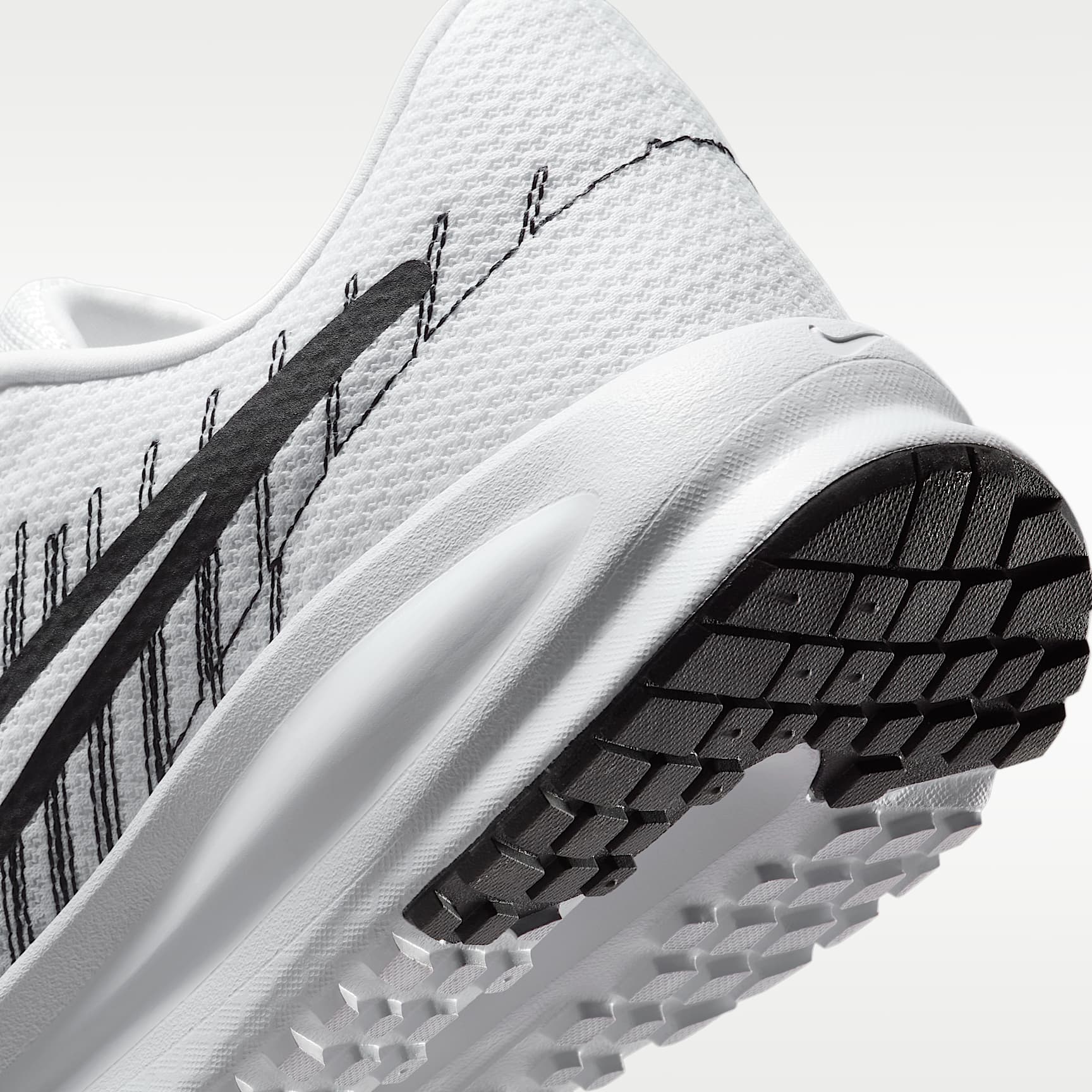 Nike Run Defy Straßenlaufschuh (Herren) – Weiß/Schwarz