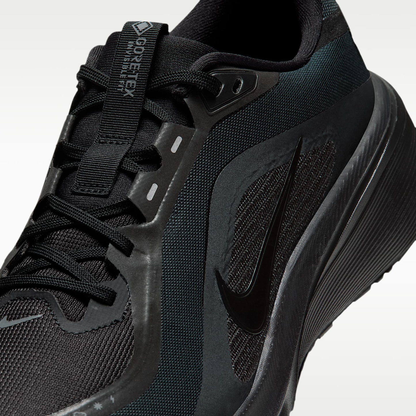 Nike Pegasus 42 GORE-TEX wasserdichter Straßenlaufschuh (Herren) – Schwarz/Off Noir/Dark Grey/Schwarz