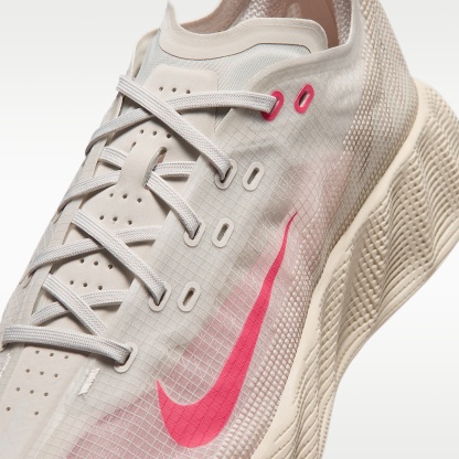 Nike Ava X Herrenschuh – Light Bone/Schwarz/Light Khaki/Siren Red