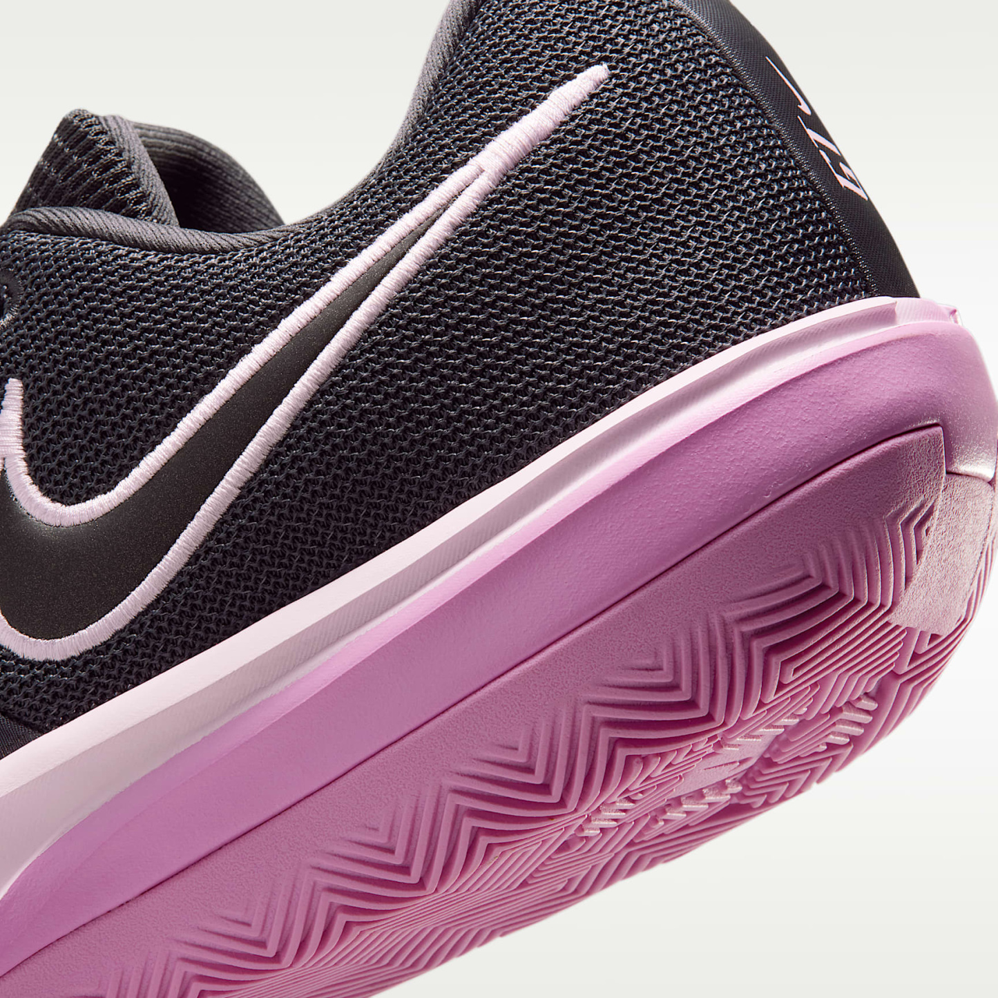 Nike G.T. Cut Academy 2 Basketballschuh – Anthracite/Pink Foam/Light Magenta/Schwarz