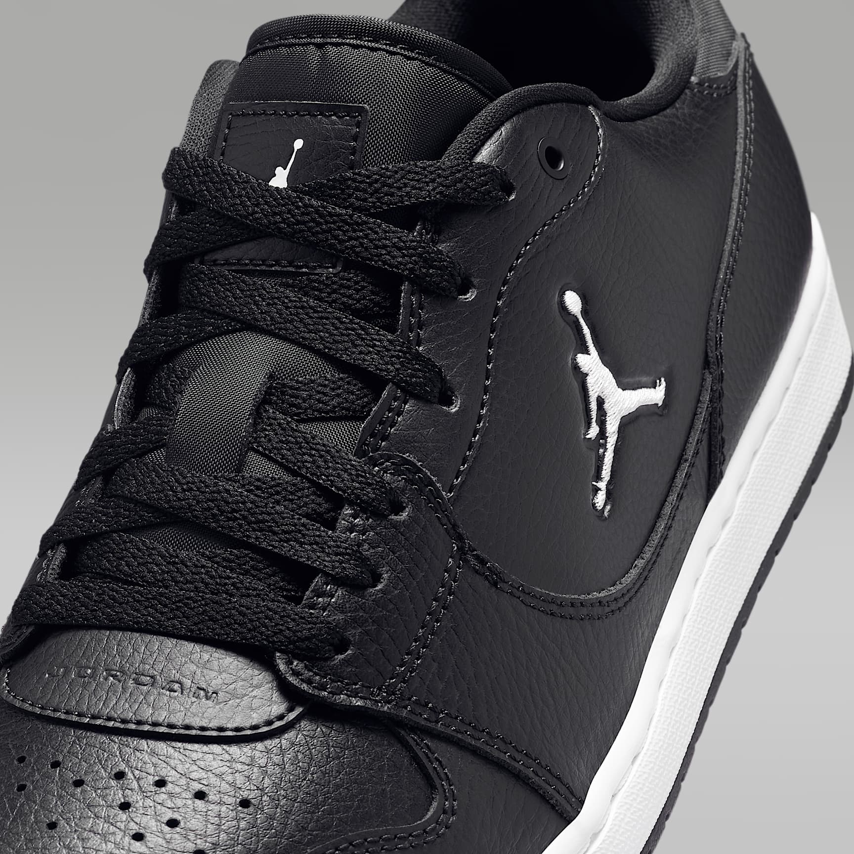 Jordan Court Connect Low Herrenschuhe – Schwarz/Weiß