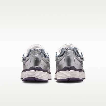 Nike P-6000 Schuh (Damen) – Vast Grey/Metallic Silver/Stealth/Dark Raisin