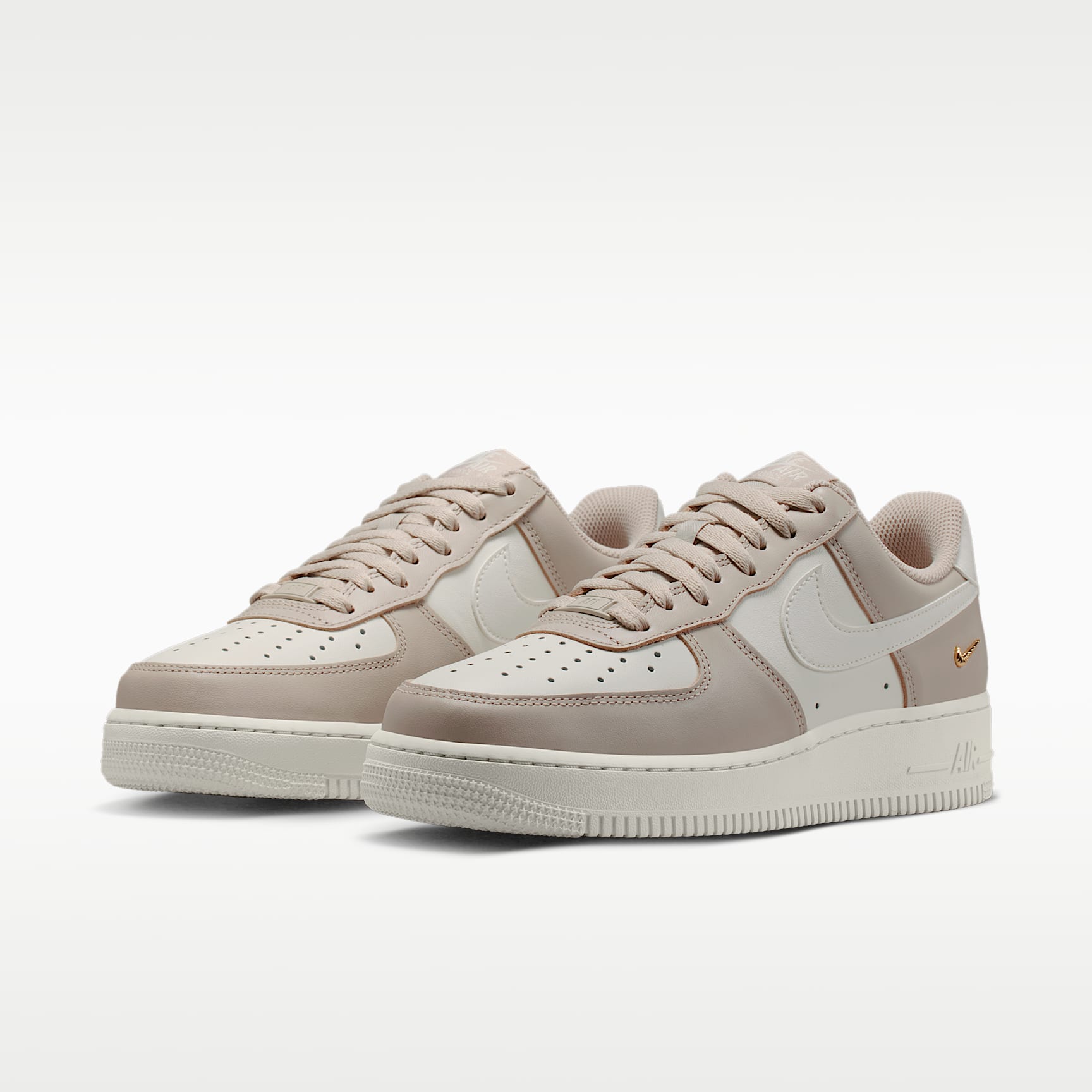 Nike Air Force 1 '07 Schuh (Damen) – Cream II/Metallic Gold/Sail