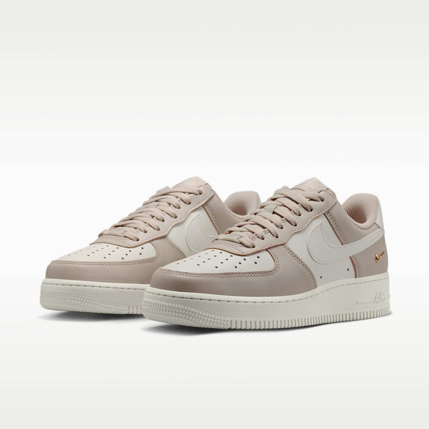 Nike Air Force 1 '07 Schuh (Damen) – Cream II/Metallic Gold/Sail