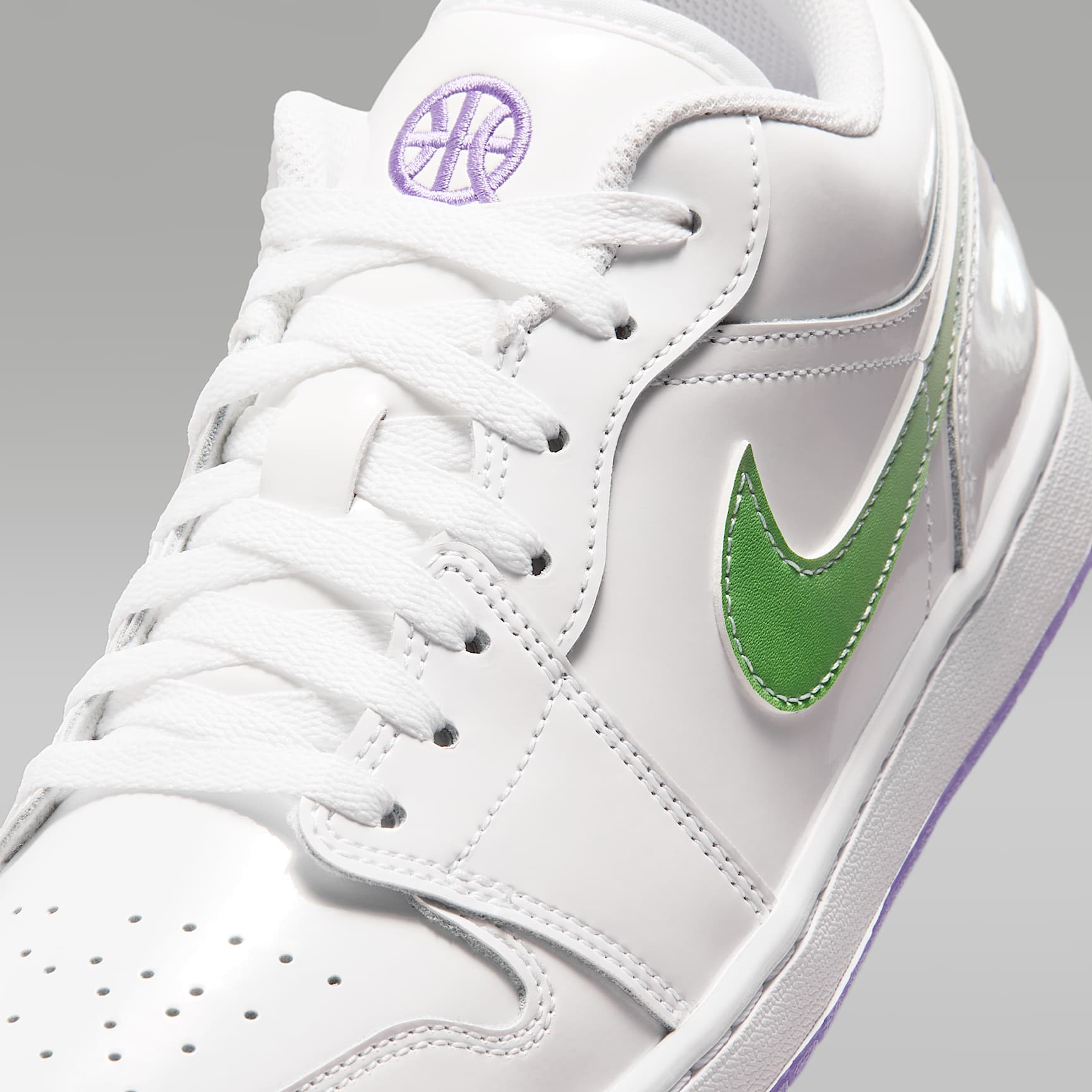 Air Jordan 1 Low SE Quai 54 Herrenschuh – Weiß/Key Lime/Action Grape