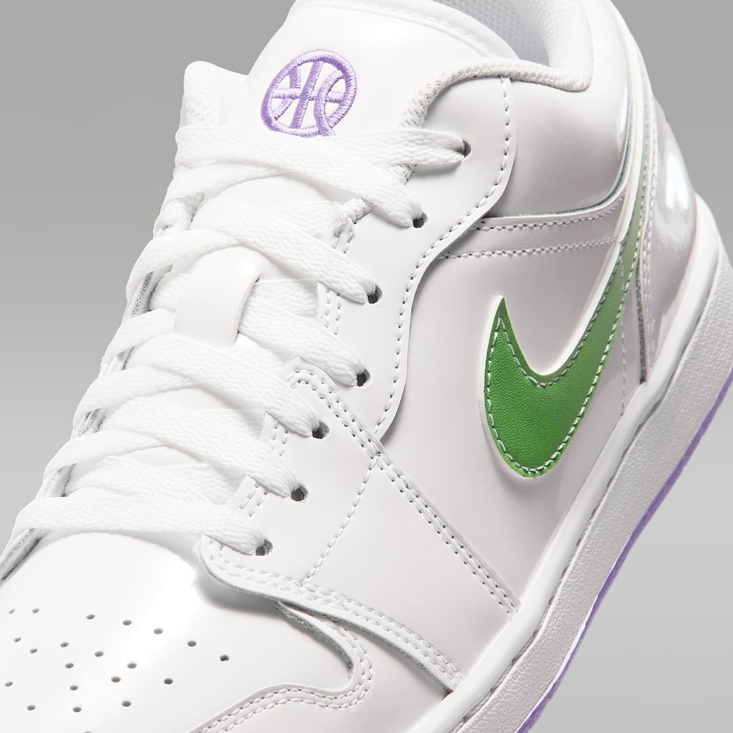 Air Jordan 1 Low SE Quai 54 Herrenschuh – Weiß/Key Lime/Action Grape