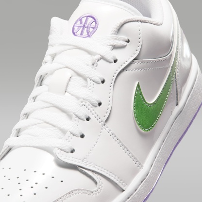 Air Jordan 1 Low SE Quai 54 Herrenschuh – Weiß/Key Lime/Action Grape