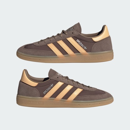 HANDBALL SPEZIAL SCHUH – Earth Strata / Pulse Amber / Gum – KK2692