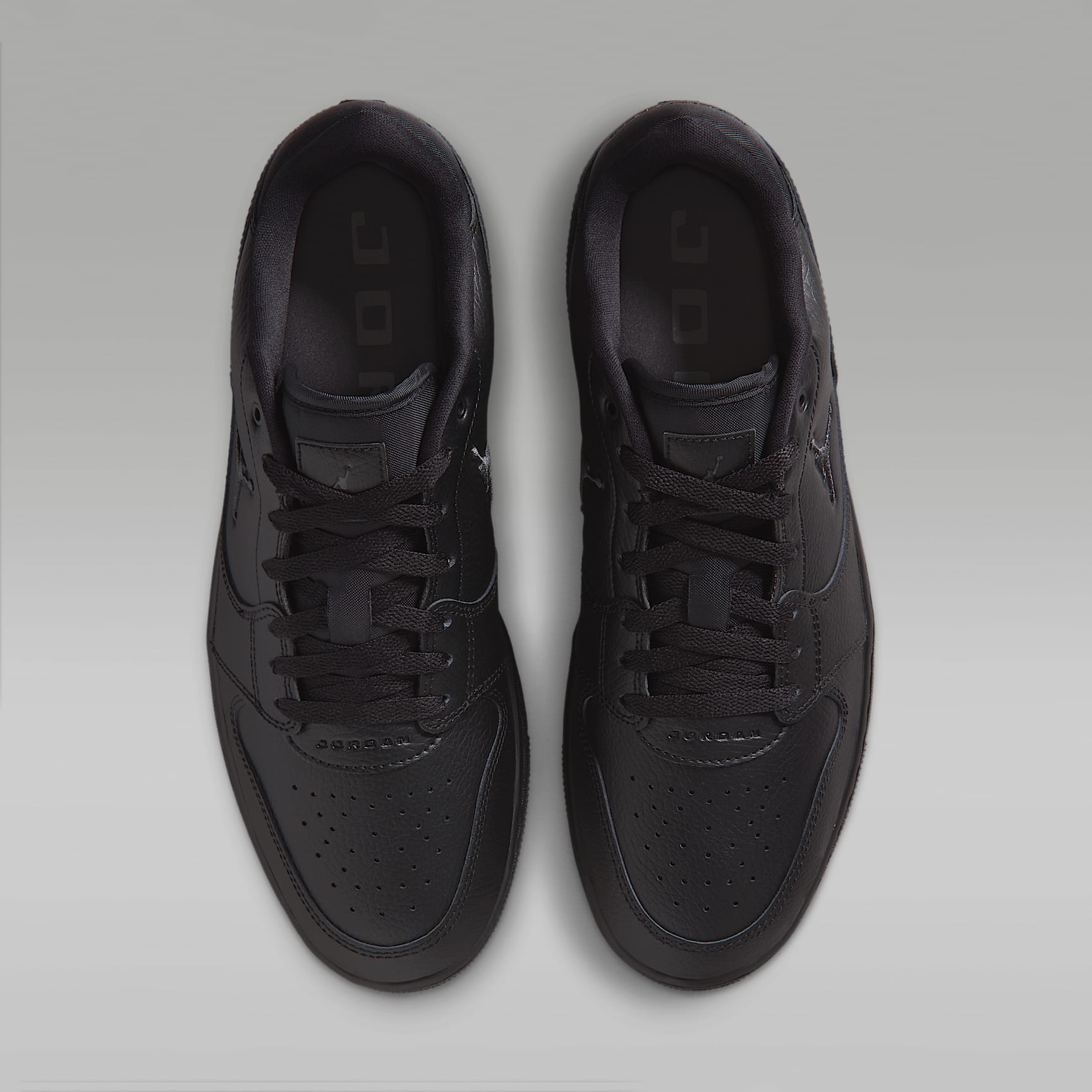 Jordan Court Connect Low Herrenschuhe – Schwarz/Dark Smoke Grey