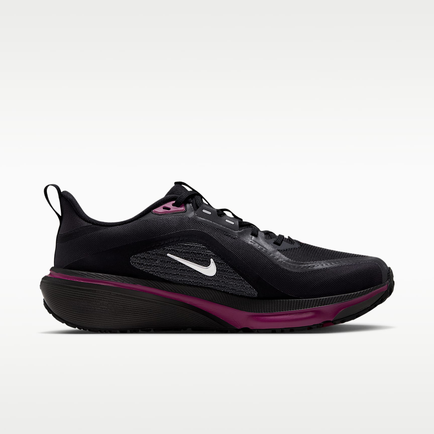 Nike Pegasus 42 GORE-TEX wasserdichter Straßenlaufschuh (Damen) – Schwarz/True Berry/Metallic Silver