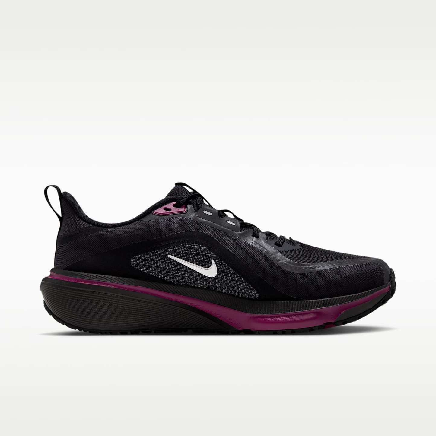 Nike Pegasus 42 GORE-TEX wasserdichter Straßenlaufschuh (Damen) – Schwarz/True Berry/Metallic Silver